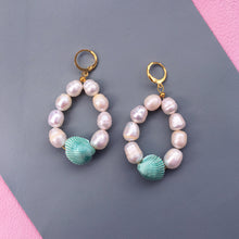 Load image into Gallery viewer, Candy Shell Pearl Earrings
