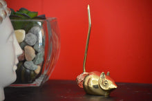 Load image into Gallery viewer, Vibhsa Mouse Ring Holder for Heavy Rings (Golden)