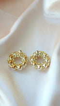 Load image into Gallery viewer, 14 Karats Gold Plated Vintage Geometric Stud Earrings, Pearls Earringsz
